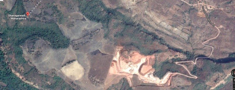 A bauxite mine in Dhanagarwadi in the Kolhapur district of Maharashtra. Photo by Subodh Kulkarni/Wikimedia Commons.